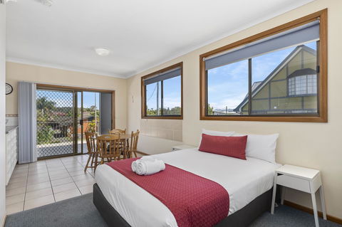 Coastal Bay Motel - Redcliffe Tourism 8