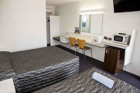 Coastal Bay Motel - Redcliffe Tourism 29