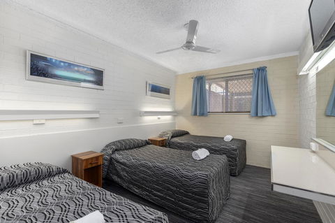 Coastal Bay Motel - Redcliffe Tourism 17