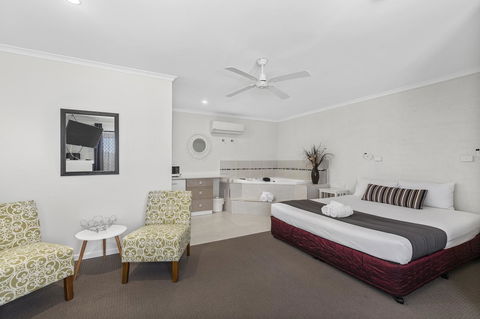 Coastal Bay Motel - Redcliffe Tourism 13