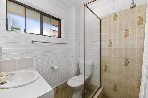 Coastal Bay Motel - Redcliffe Tourism 10