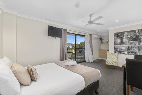 Coastal Bay Motel - Redcliffe Tourism 2