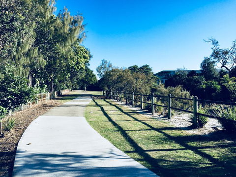 Casuarina Beachfront House - Hostie Properties - Redcliffe Tourism 18
