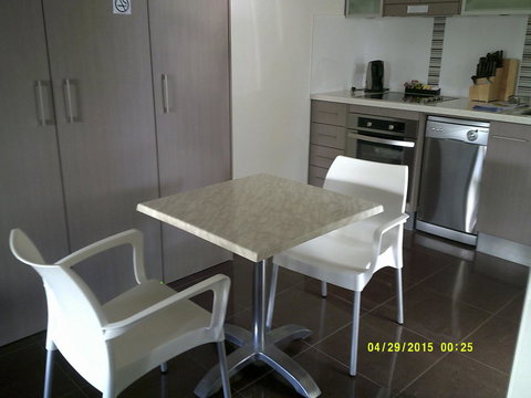 Pelican H2O One & Two Bedroom Apartments - Redcliffe Tourism 34