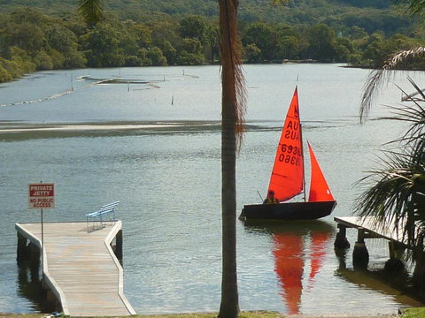 Pelican H2O One & Two Bedroom Apartments - Redcliffe Tourism 4