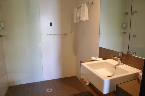 Alpha Hotel Eastern Creek - Redcliffe Tourism 27