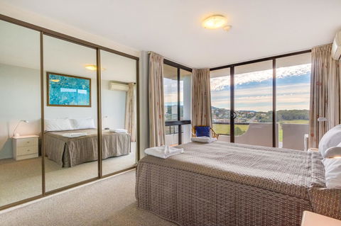 Pacific Towers Beach Resort - Redcliffe Tourism 38