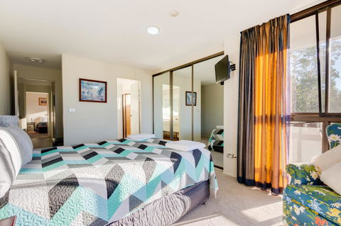 Pacific Towers Beach Resort - Redcliffe Tourism 27