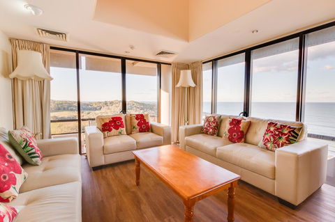 Pacific Towers Beach Resort - Redcliffe Tourism 22