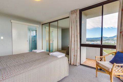 Pacific Towers Beach Resort - Redcliffe Tourism 35