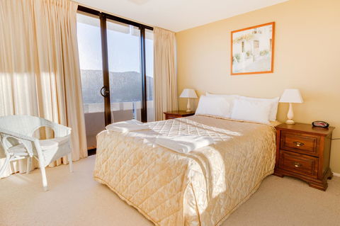 Pacific Towers Beach Resort - Redcliffe Tourism 20