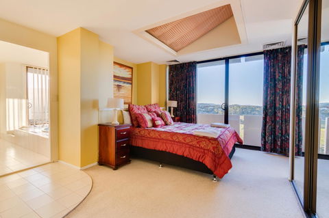 Pacific Towers Beach Resort - Redcliffe Tourism 16