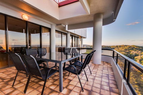 Pacific Towers Beach Resort - Redcliffe Tourism 12