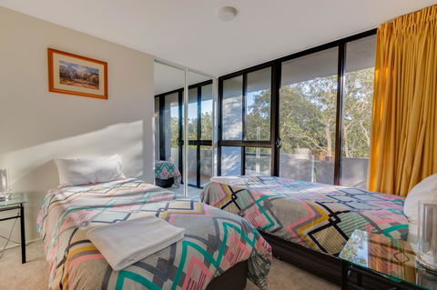 Pacific Towers Beach Resort - Redcliffe Tourism 30