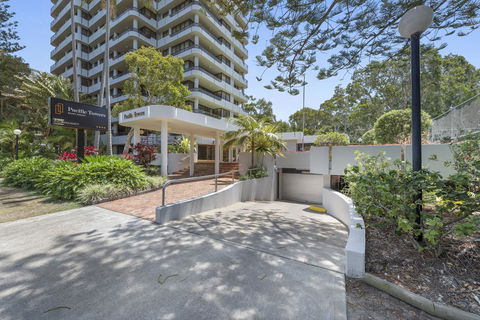 Pacific Towers Beach Resort - Redcliffe Tourism 0