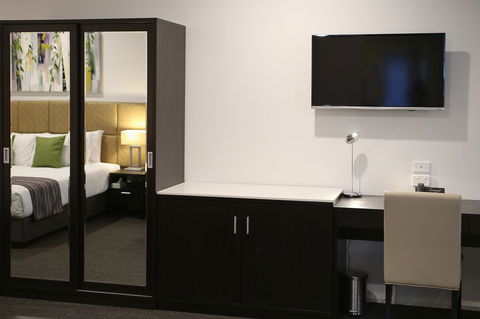 Best Western Plus Bolton On The Park - Redcliffe Tourism 13