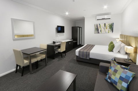 Best Western Plus Bolton On The Park - Redcliffe Tourism 8