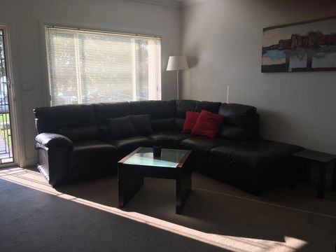 Travers Street Apartment - Redcliffe Tourism 8