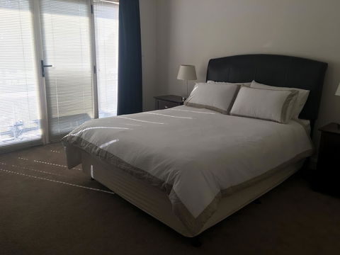 Travers Street Apartment - Redcliffe Tourism 2