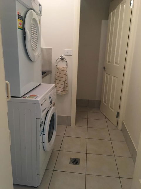 Travers Street Apartment - Redcliffe Tourism 10