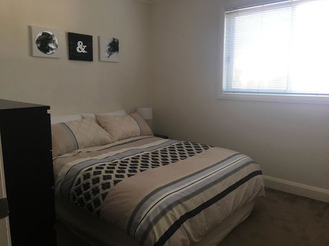 Travers Street Apartment - Redcliffe Tourism 9