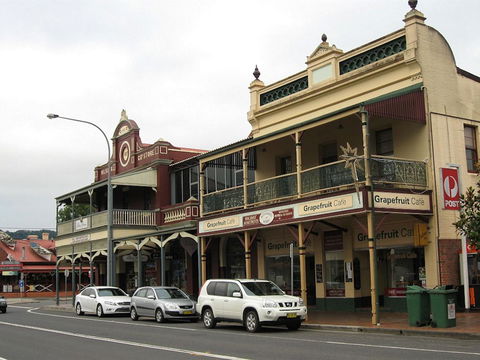 Red Waratah - Redcliffe Tourism 17