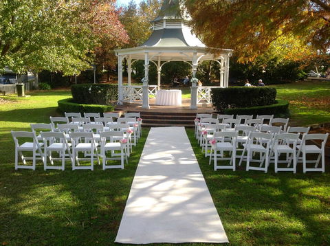 Red Waratah - Redcliffe Tourism 18