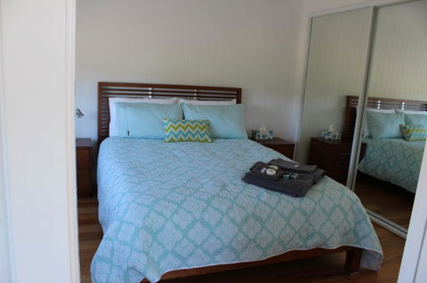 Red Waratah - Redcliffe Tourism 6