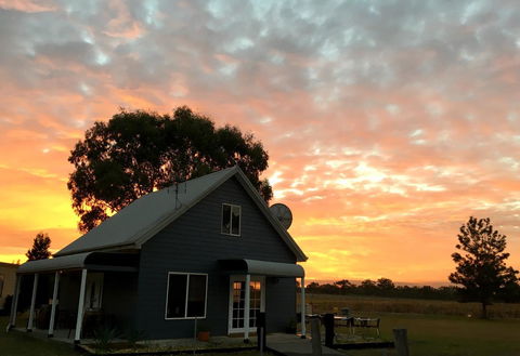 Madigan Wine Country Cottages - Redcliffe Tourism 15