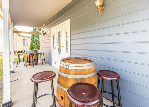 Madigan Wine Country Cottages - Redcliffe Tourism 21