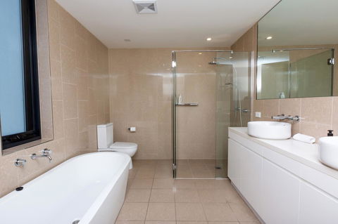 The Penthouse - Redcliffe Tourism 16