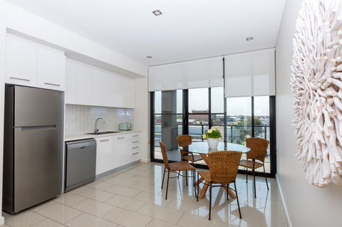 The Penthouse - Redcliffe Tourism 3