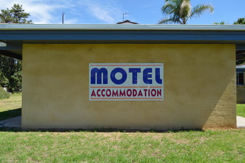 Brolga Hotel Motel - Coleambally - Redcliffe Tourism 5