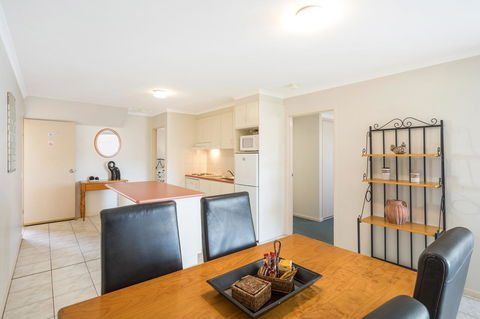 Black Dolphin Resort Motel & Apartments - Redcliffe Tourism 4