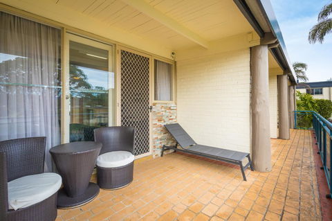 Black Dolphin Resort Motel & Apartments - Redcliffe Tourism 9