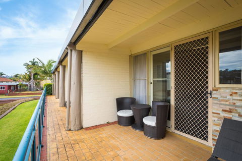 Black Dolphin Resort Motel & Apartments - Redcliffe Tourism 8