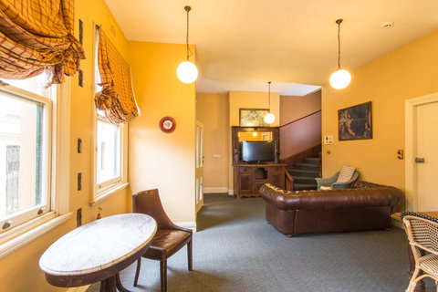 Australian Heritage Hotel - Redcliffe Tourism 7