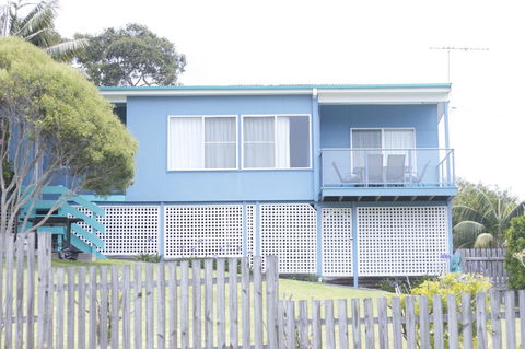 Clareview, 8 Korogora Street - Redcliffe Tourism 4