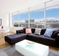 Gadigal Groove - Modern and Bright 3BR Executive Apartment in Zetland with Views - Redcliffe Tourism