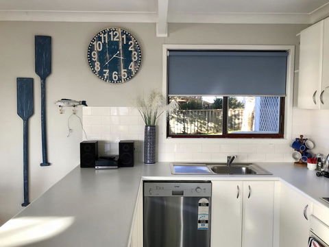 Lakeview Cottage - Redcliffe Tourism 2