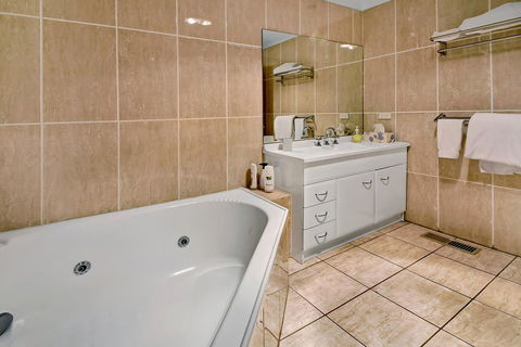 Bundanoon Lodge - Redcliffe Tourism 43