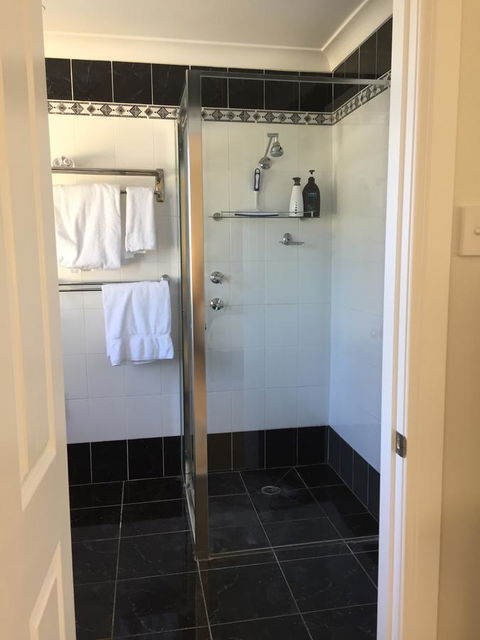 Bundanoon Lodge - Redcliffe Tourism 11