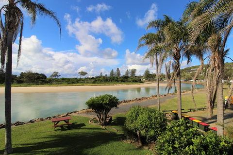 Beachfront 3, 25 Willow Street - Redcliffe Tourism 8
