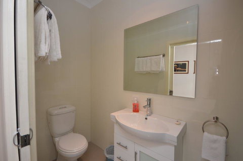 The Old Saddlery - Redcliffe Tourism 2