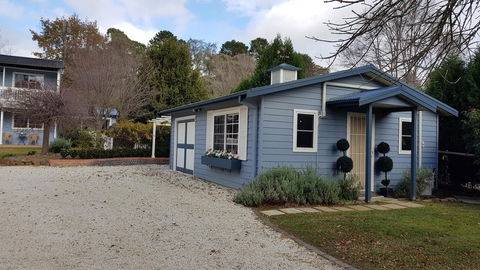 Bowral Escape - Redcliffe Tourism 7