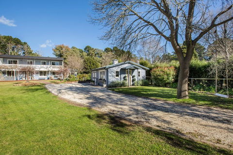 Bowral Escape - Redcliffe Tourism 4