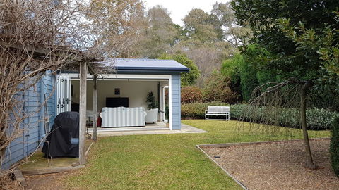 Bowral Escape - Redcliffe Tourism 14