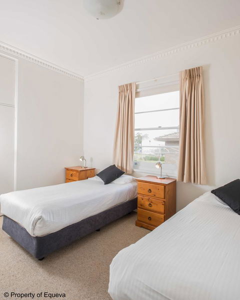 Villa Blue - Redcliffe Tourism 15