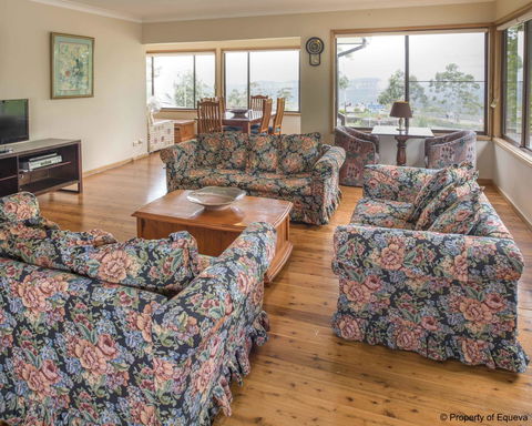 Villa Blue - Redcliffe Tourism 2