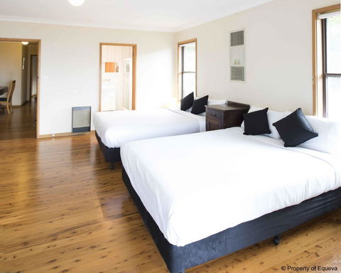 Villa Blue - Redcliffe Tourism 9